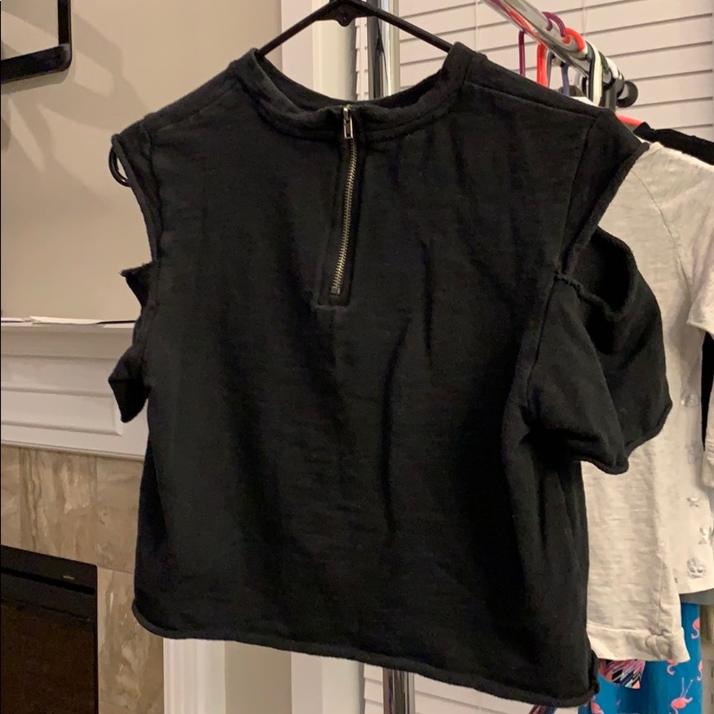 💗Forever21 cut out sleeve top - Picture 2 of 2